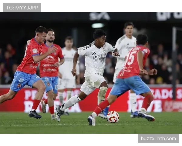 恩德里克身体对抗